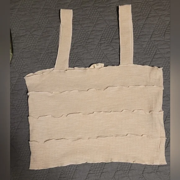 POL Ribbed Tank with Ruffle Trim Medium - Picture 4 of 4